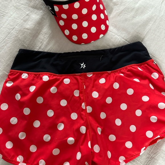 Sparkle athletic running shorts with matching visor - Picture 2 of 4